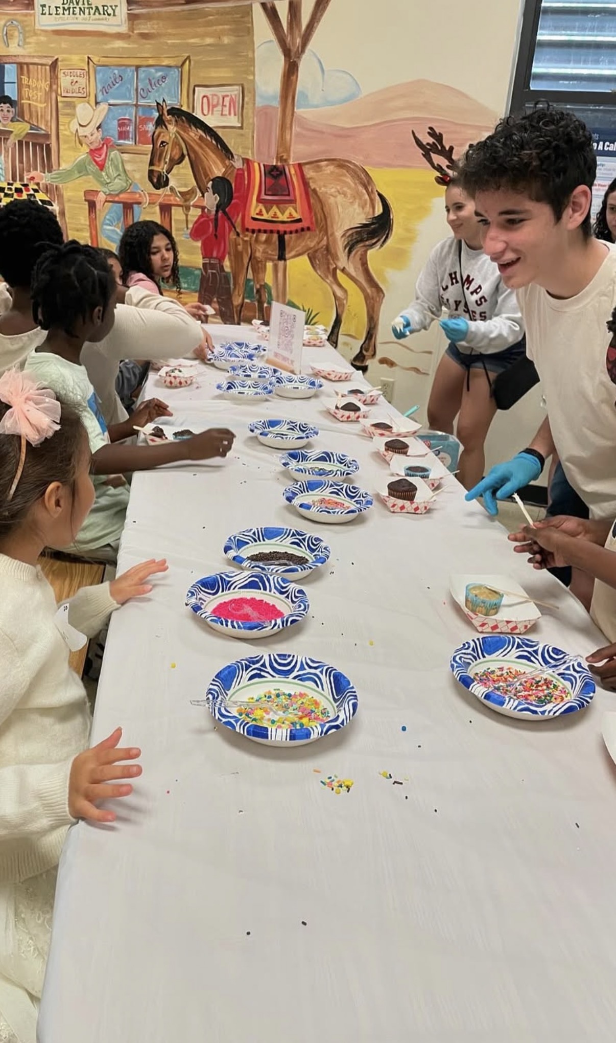 Cupcake decorating event